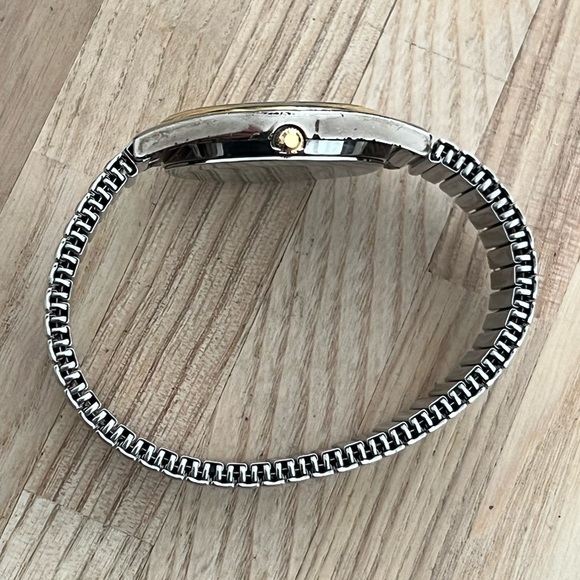 Armitron Men’s Watch Black Dial Day Date Window Two Tone Stretch Bracelet - Picture 7 of 11